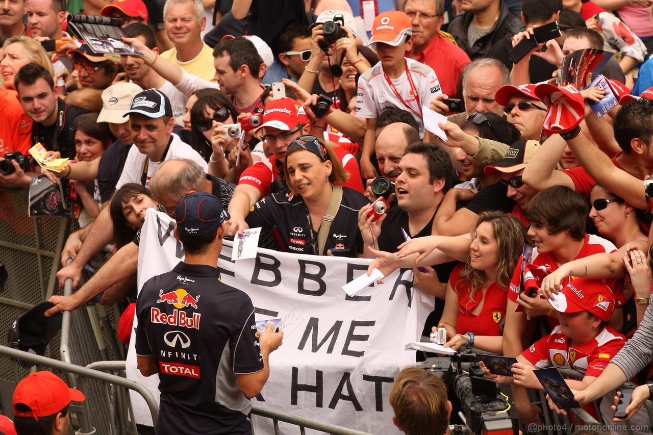 GP SPAGNA, 09.05.2013- Autograph session, Mark Webber (AUS) Red Bull Racing RB9 