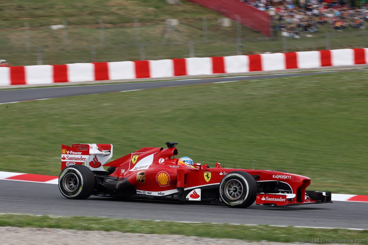 GP SPAGNA, 11.05.2013- Prove Libere 3, Fernando Alonso (ESP) Ferrari F138 greets his fans