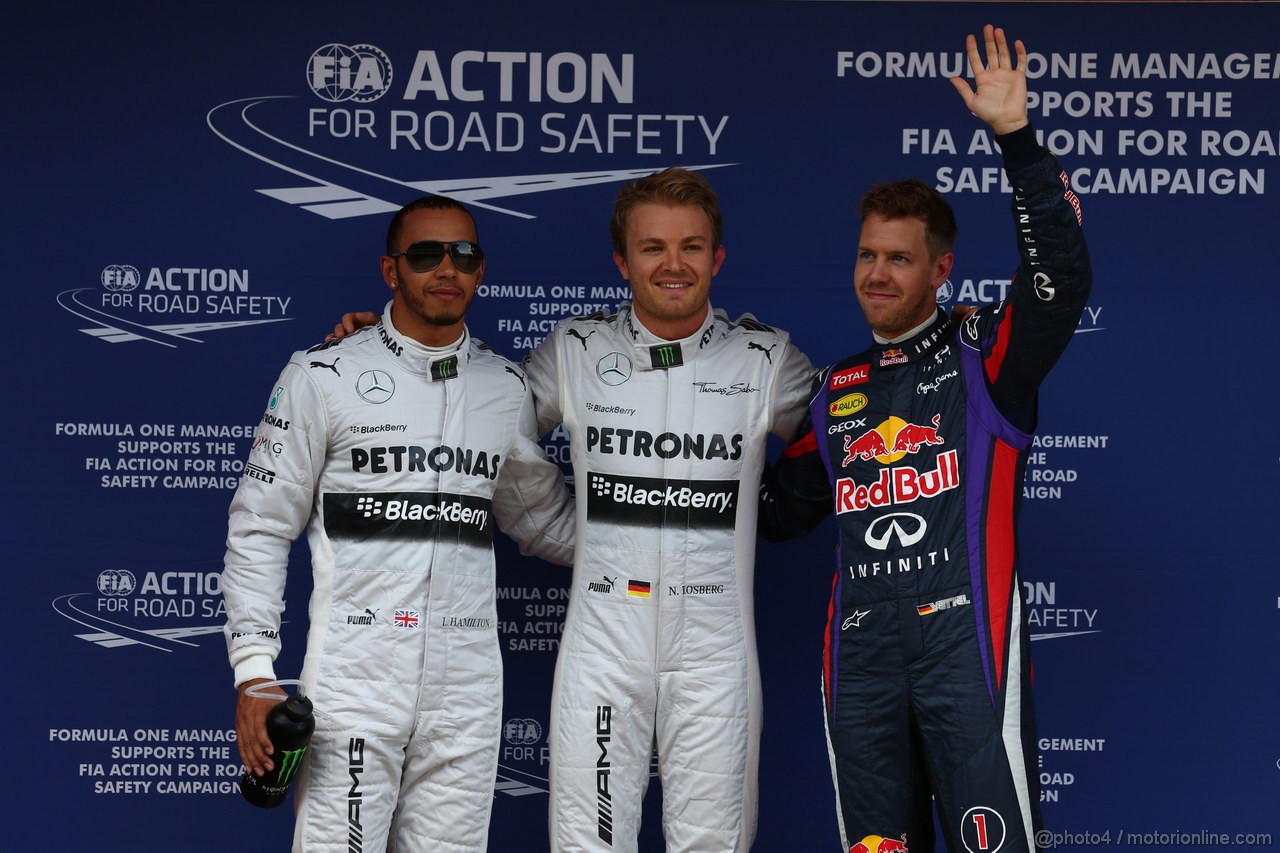 GP SPAGNA, 11.05.2013- Qualifiche, (L-D) secondo Lewis Hamilton (GBR) Mercedes AMG F1 W04, Nico Rosberg (GER) Mercedes AMG F1 W04 pole position e terzo Sebastian Vettel (GER) Red Bull Racing RB9