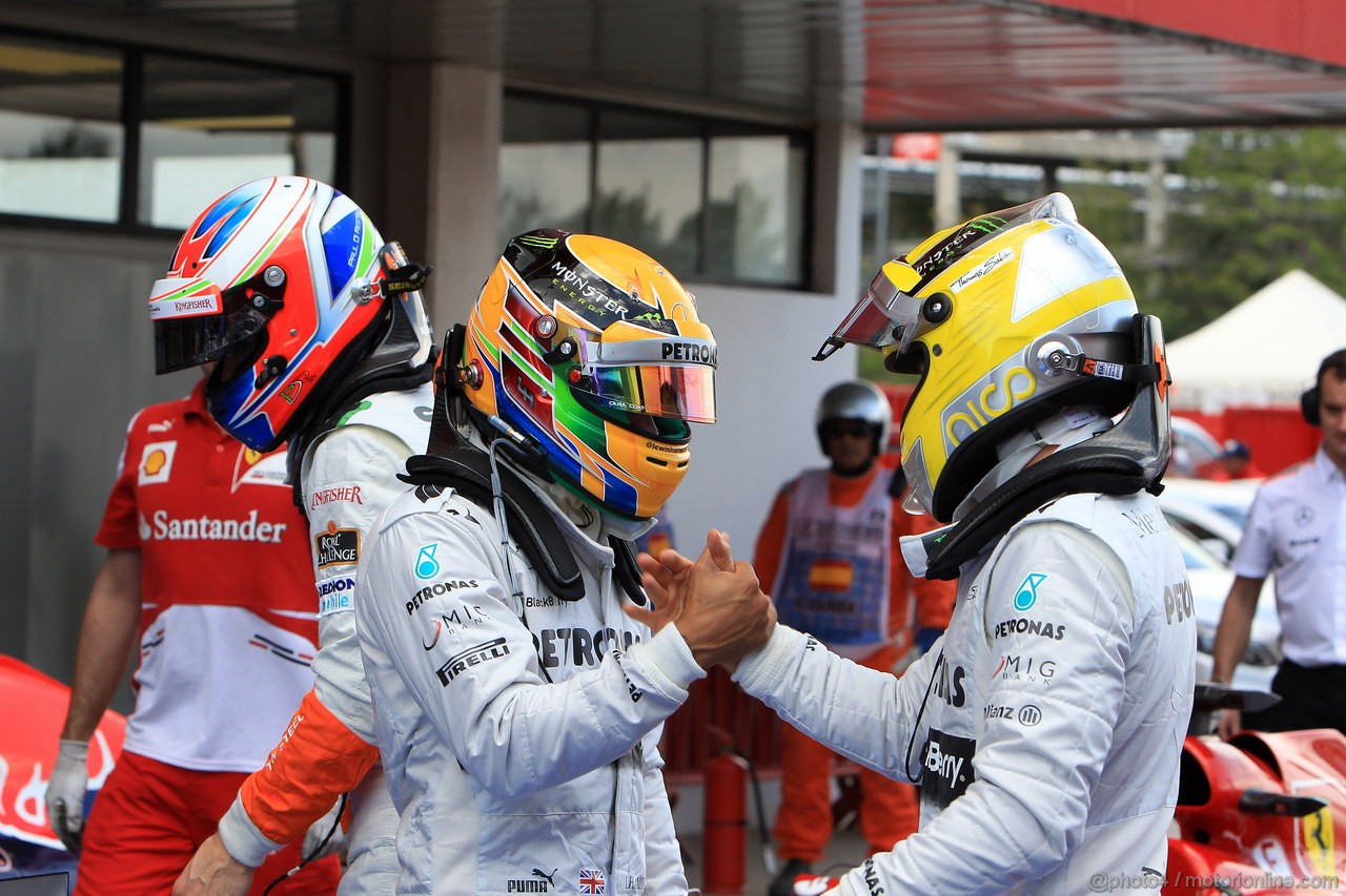 GP SPAGNA, 11.05.2013- Qualifiche, Lewis Hamilton (GBR) Mercedes AMG F1 W04 e Nico Rosberg (GER) Mercedes AMG F1 W04 pole position 