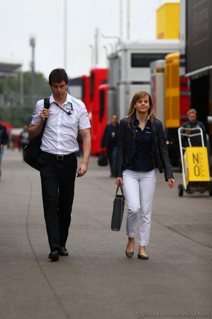 GP SPAGNA, 10.05.2013- Prove Libere 1, Toto Wolff (GER) Mercedes AMG F1 Shareholder e Executive Director e Susie Wolff (GBR) Williams Development Driver  