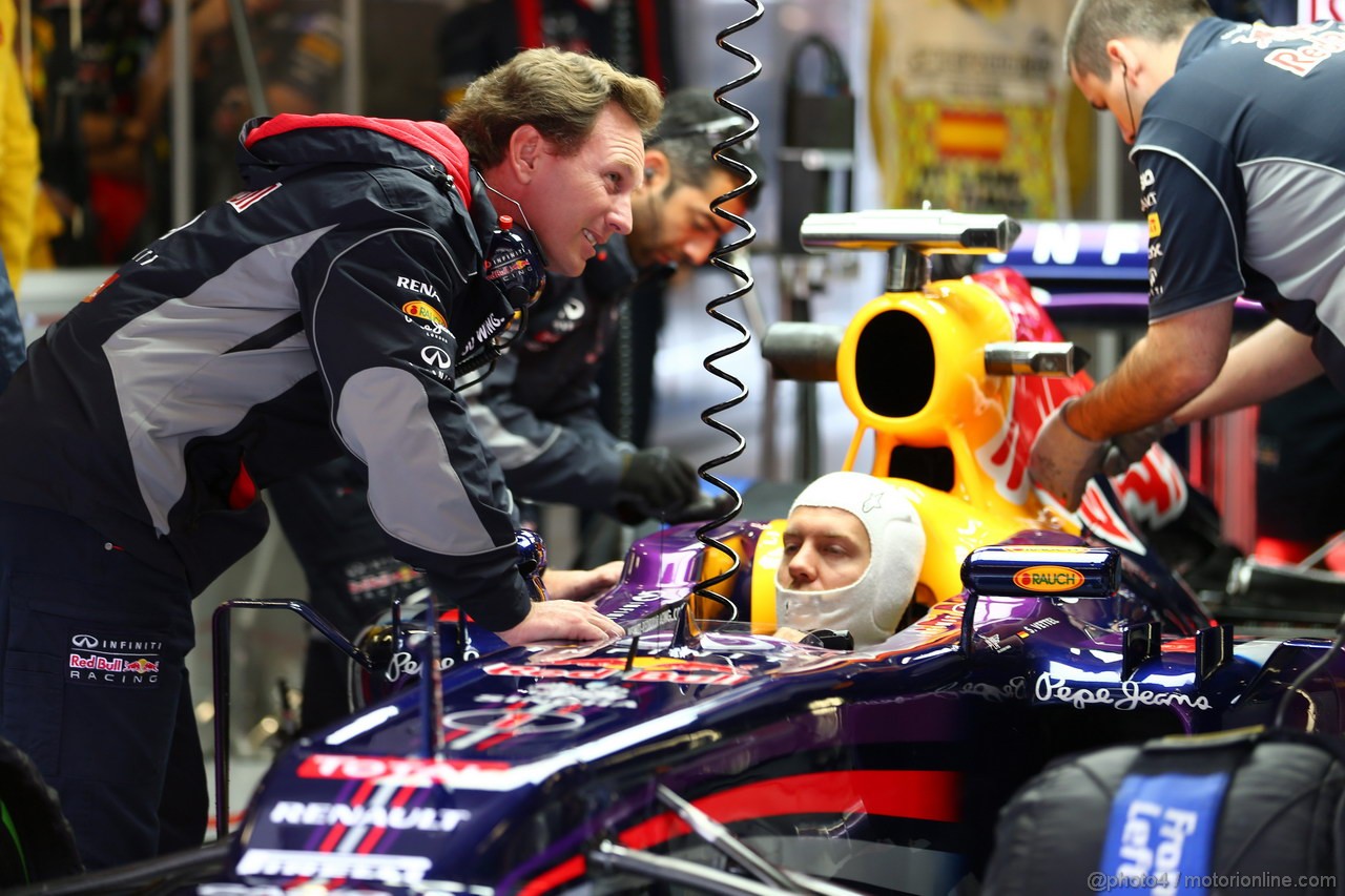 GP SPAGNA, 10.05.2013- Prove Libere 1, Christian Horner (GBR), Red Bull Racing, Sporting Director e Sebastian Vettel (GER) Red Bull Racing RB9 