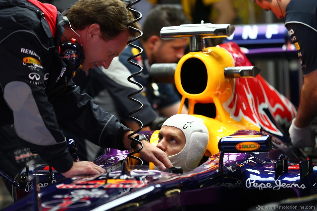 GP SPAGNA, 10.05.2013- Prove Libere 1, Christian Horner (GBR), Red Bull Racing, Sporting Director e Sebastian Vettel (GER) Red Bull Racing RB9 