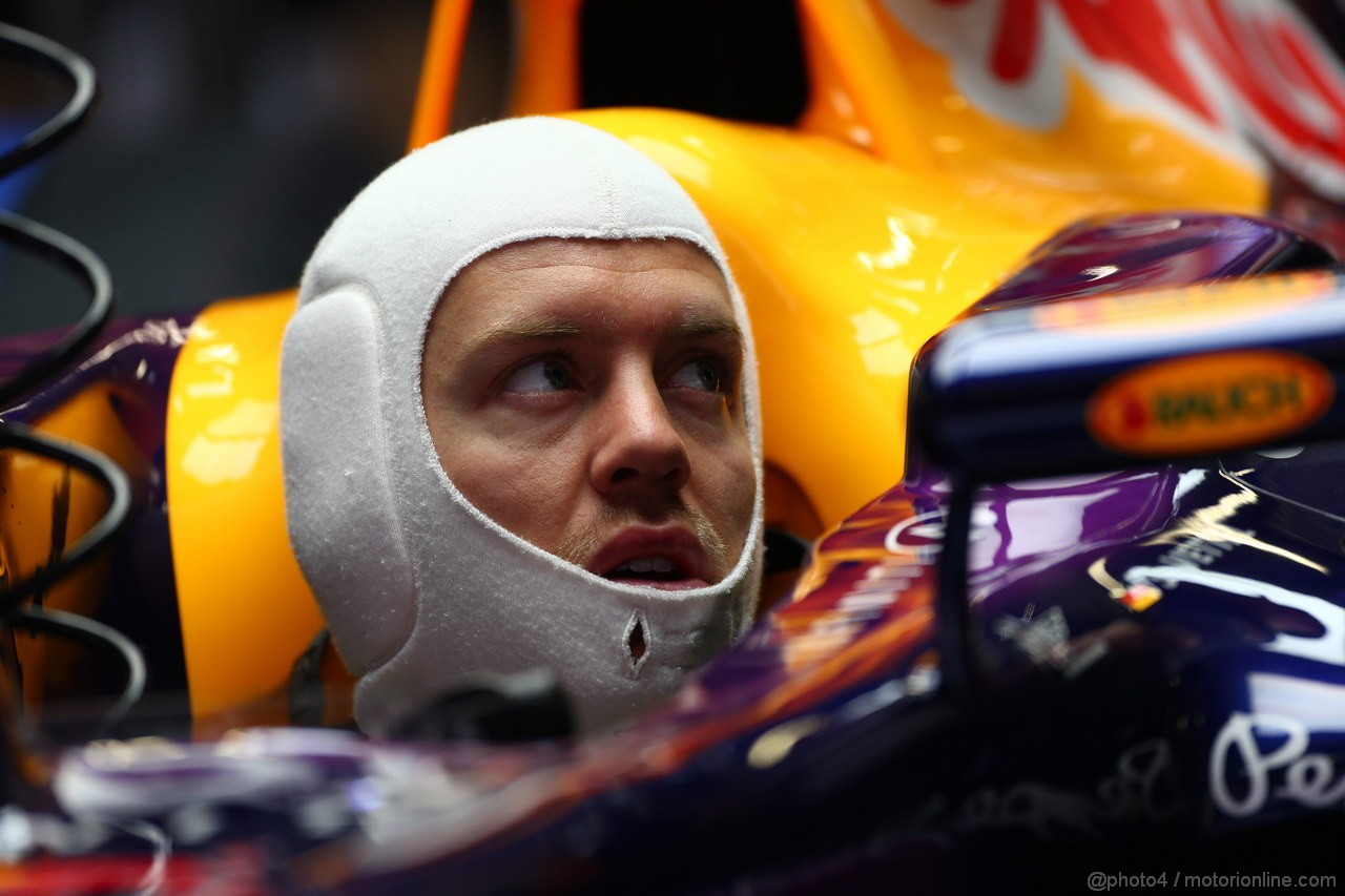 GP SPAGNA, 10.05.2013- Prove Libere 1, Sebastian Vettel (GER) Red Bull Racing RB9 