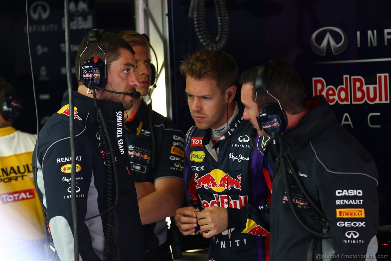 GP SPAGNA, 10.05.2013- Prove Libere 2, Sebastian Vettel (GER) Red Bull Racing RB9 