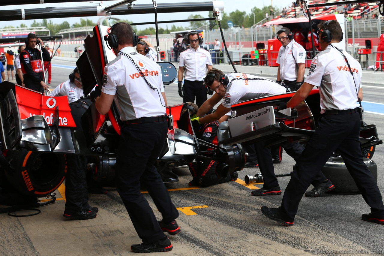 GP SPAGNA, 10.05.2013- Prove Libere 2, Sergio Perez (MEX) McLaren MP4-28 