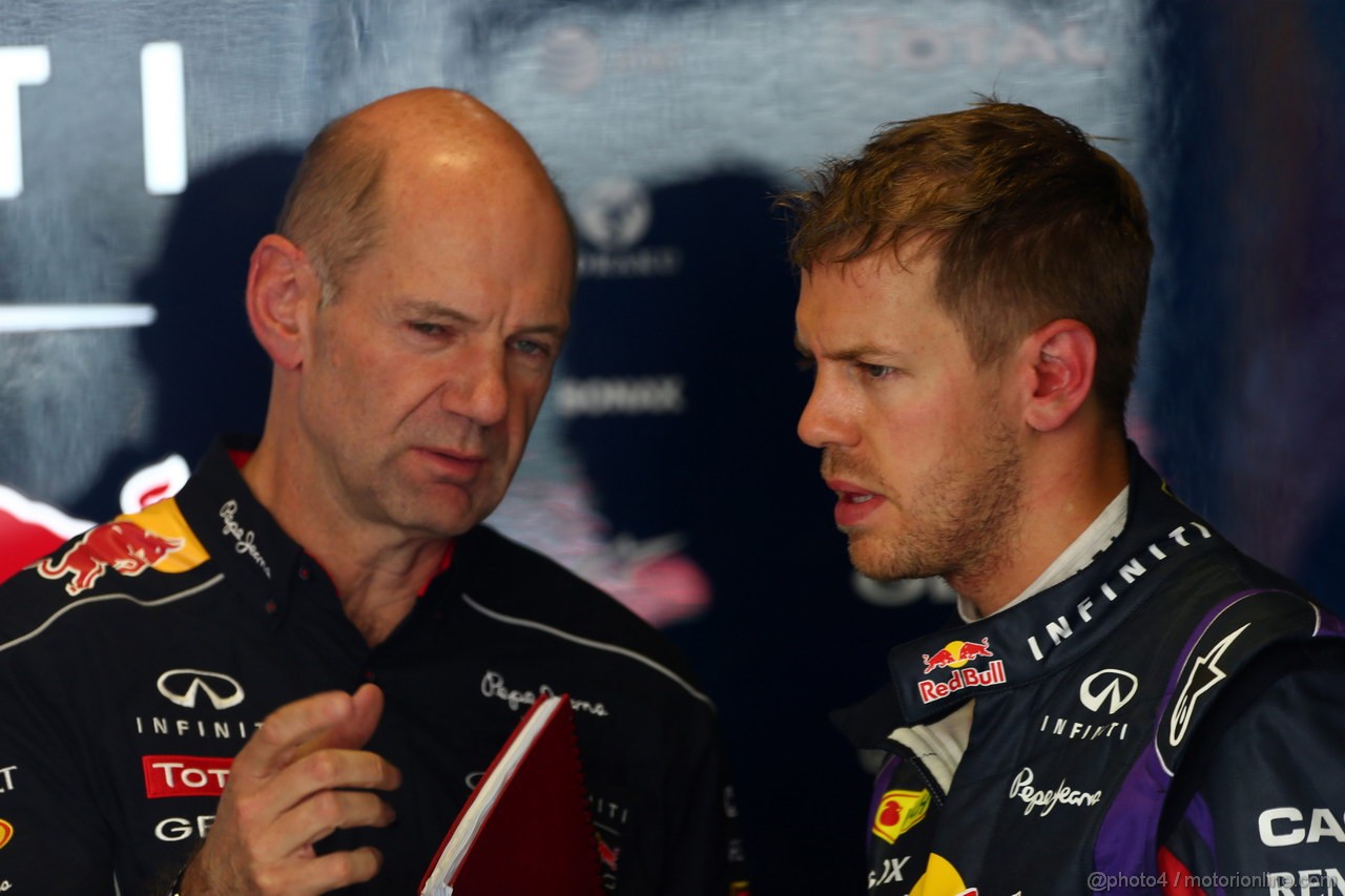 GP SPAGNA, 10.05.2013- Prove Libere 2, Adrian Newey (GBR), Red Bull Racing , Technical Operations Director e Sebastian Vettel (GER) Red Bull Racing RB9