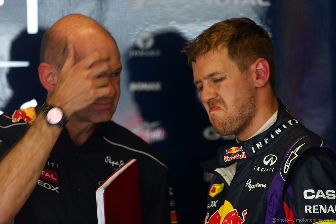 GP SPAGNA, 10.05.2013- Prove Libere 2, Adrian Newey (GBR), Red Bull Racing , Technical Operations Director e Sebastian Vettel (GER) Red Bull Racing RB9 