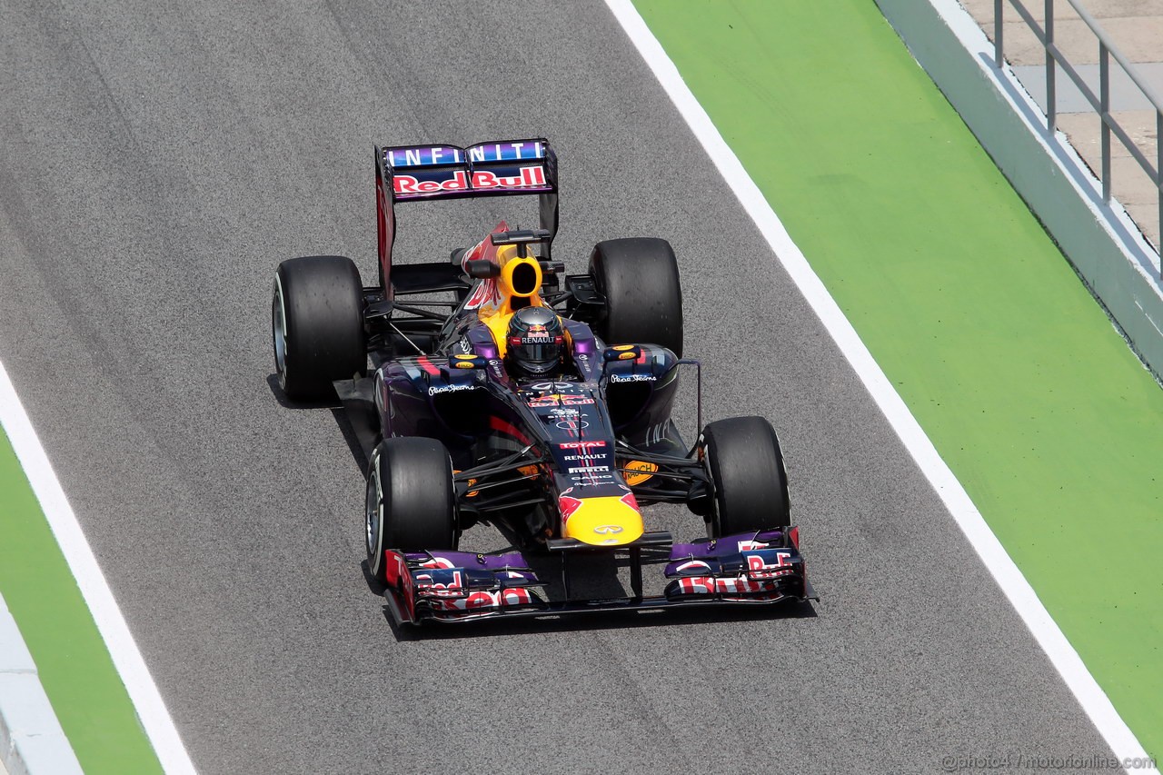 GP SPAGNA, 10.05.2013- Prove Libere 2, Sebastian Vettel (GER) Red Bull Racing RB9 