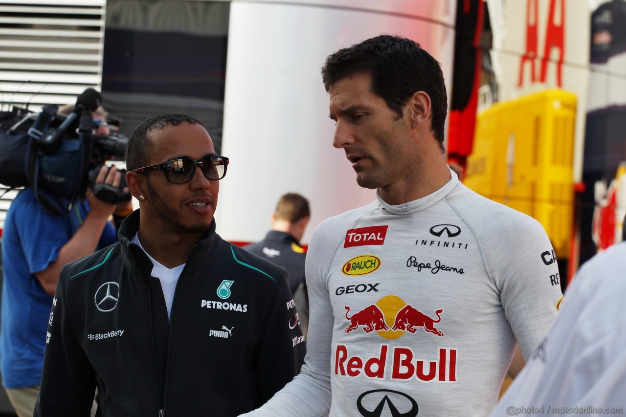 GP SPAGNA, 10.05.2013- Lewis Hamilton (GBR) Mercedes AMG F1 W04 e Mark Webber (AUS) Red Bull Racing RB9 
