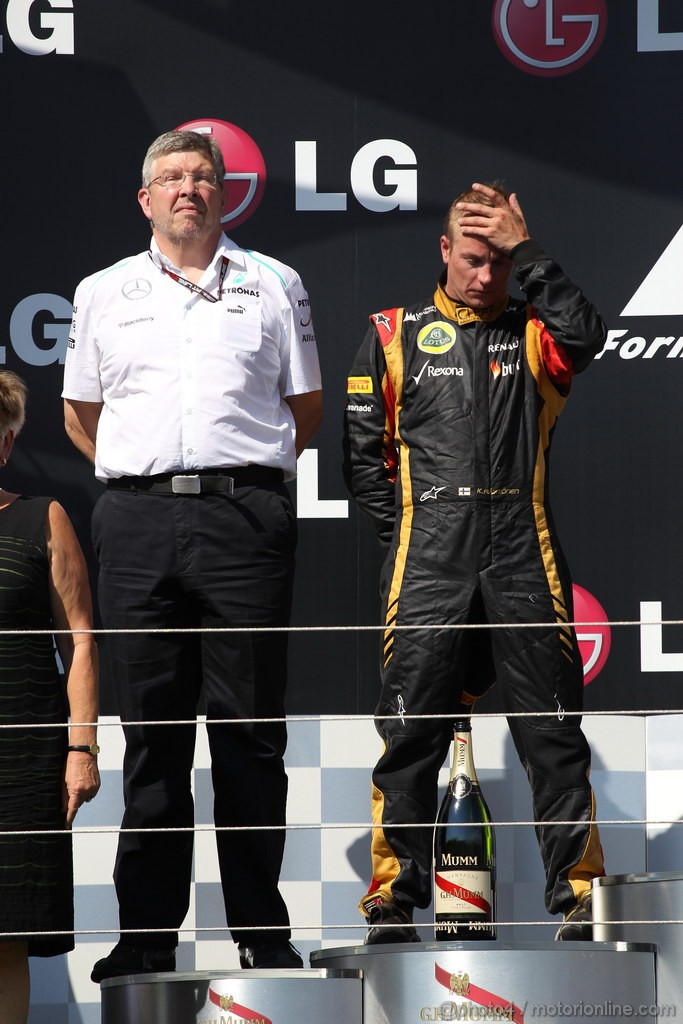 GP UNGHERIA, 28.07.2013- Podium: winner  2nd Kimi Raikkonen (FIN) Lotus F1 Team E21,  e Ross Brawn (GBR), Team Principal, Mercedes GP as rapresentatinve of winner team