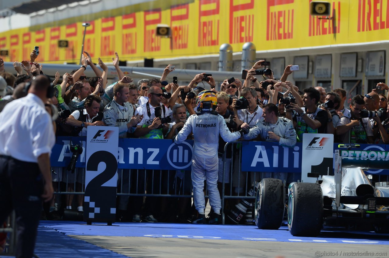 GP UNGHERIA, 28.07.2013- Gara, Lewis Hamilton (GBR) Mercedes AMG F1 W04 is cekebrating his victory in parc ferme