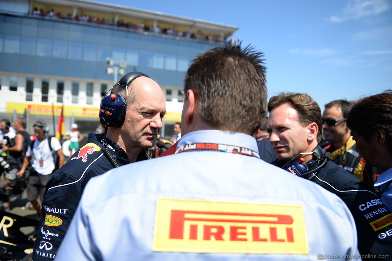 GP UNGHERIA, 28.07.2013- Gara,  grid: Adrian Newey (GBR), Red Bull Racing , Technical Operations Director with Paul Hembery (GBR) Pirelli Motorspor Director 