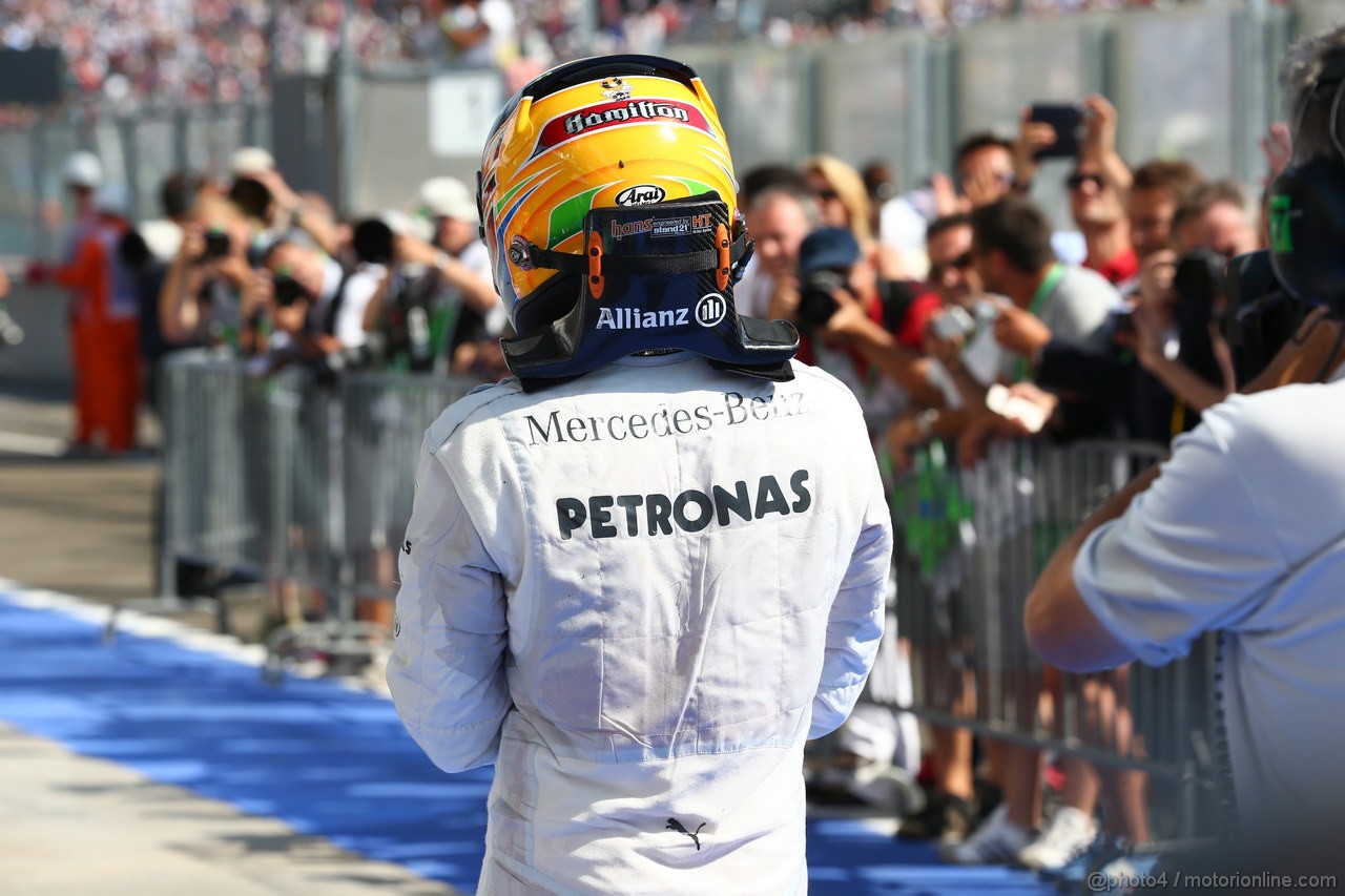 GP UNGHERIA, 28.07.2013- Gara, Lewis Hamilton (GBR) celebration in parc ferme Mercedes AMG F1 W04