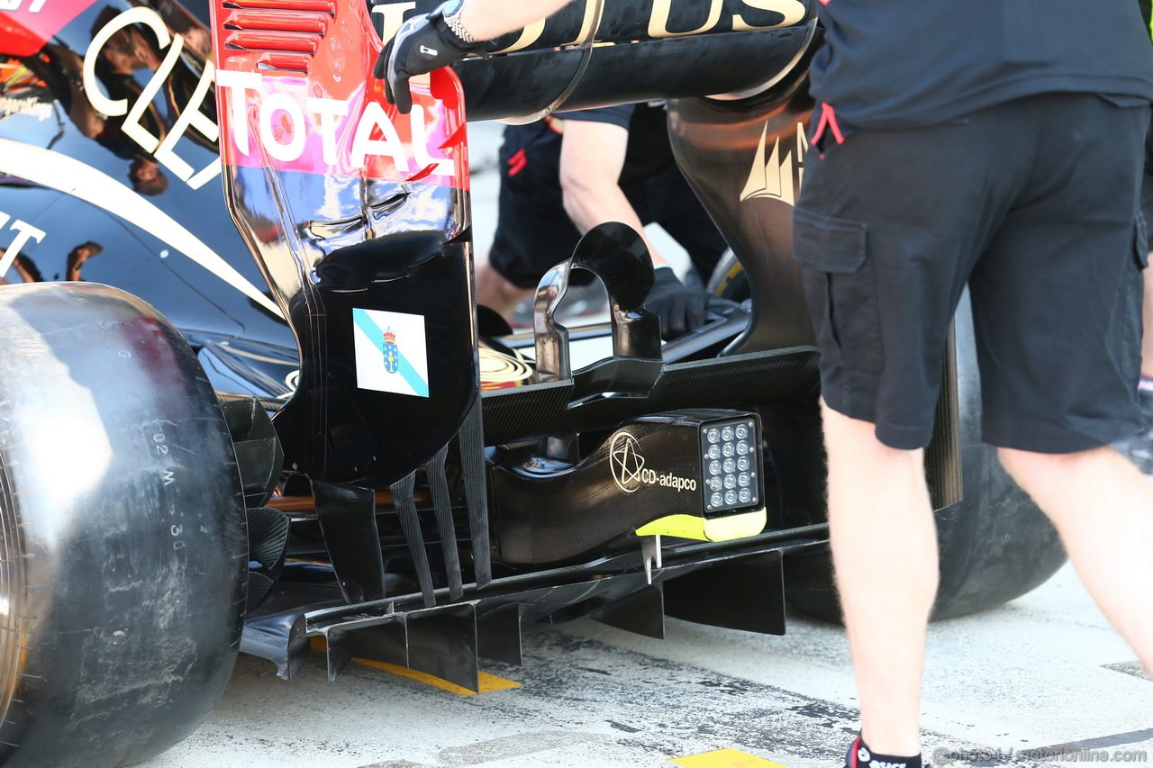 GP UNGHERIA, 27.07.2013- The Galician flag onLotus E21 in memory of train disaster in Santiago (ESP)