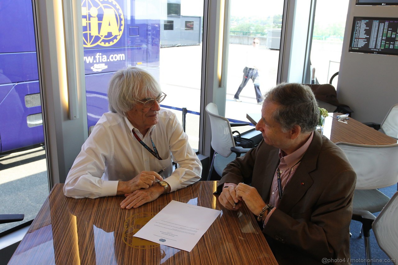 GP UNGHERIA, 27.07.2013- Bernie Ecclestone (GBR), President e CEO of Formula One Management e Jean Todt (FRA) Fia President are sign an agreement setting out the framework for implementation of the 2013 Concorde Agreement.