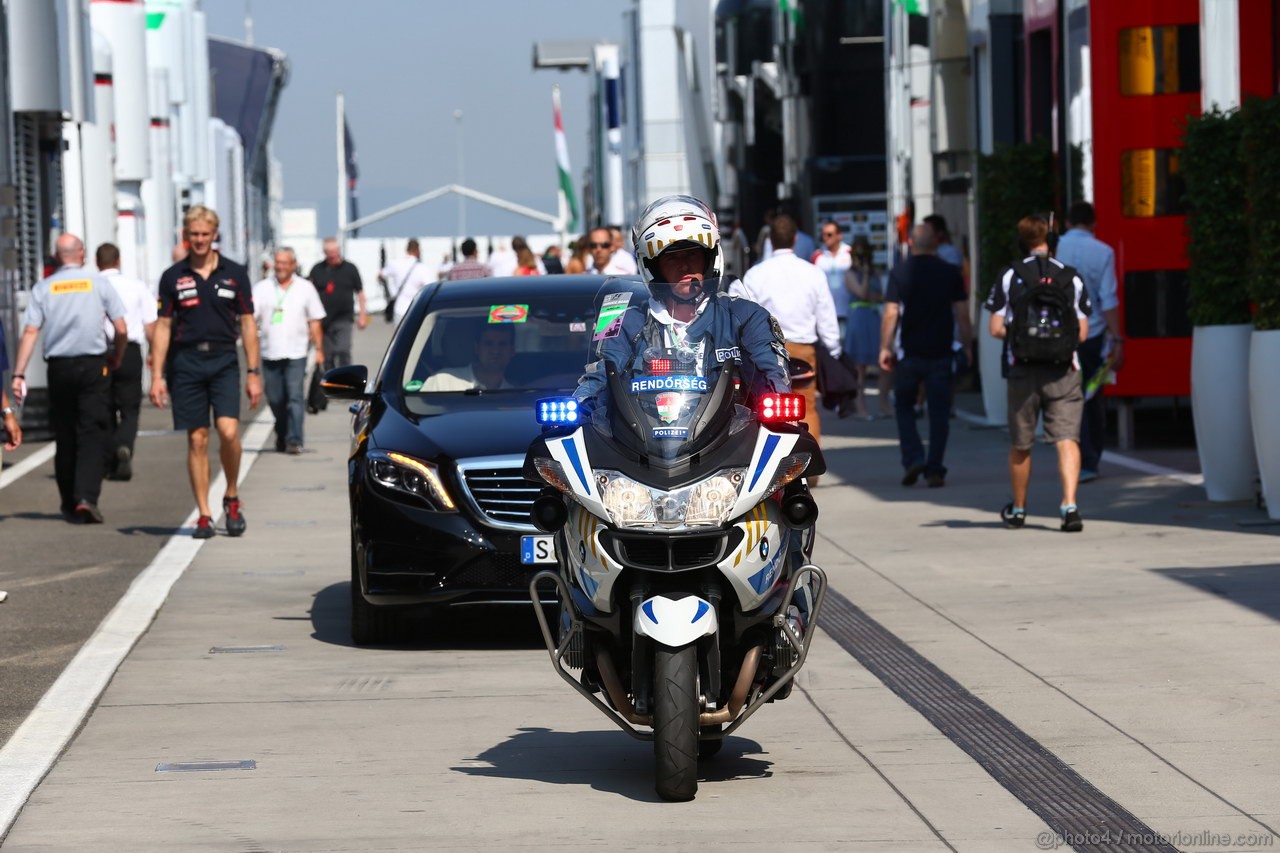 GP UNGHERIA, 27.07.2013- Bernie Ecclestone (GBR), President e CEO of Formula One Management car arriving in the paddock 