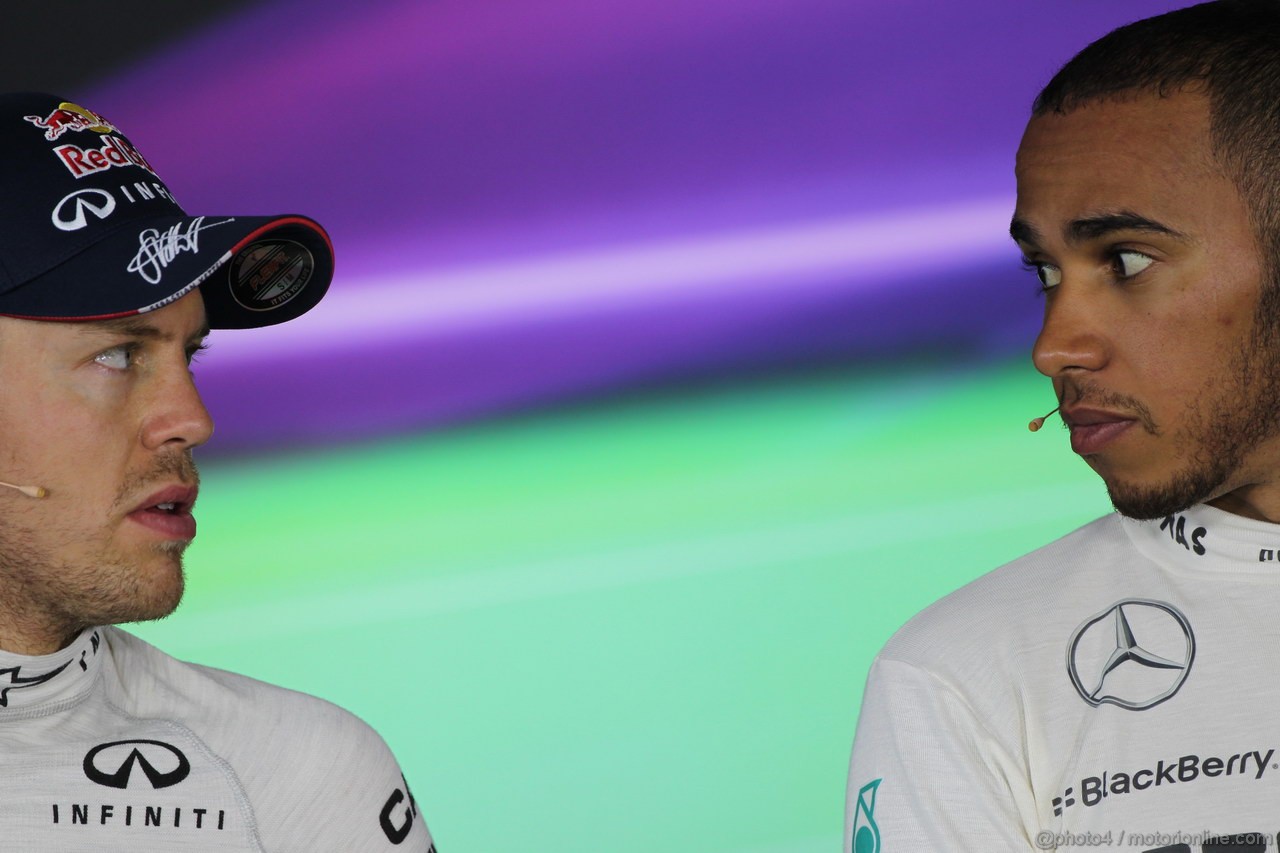 GP UNGHERIA, 27.07.2013- Qualifiche, Sebastian Vettel (GER) Red Bull Racing RB9 e Lewis Hamilton (GBR) Mercedes AMG F1 W04