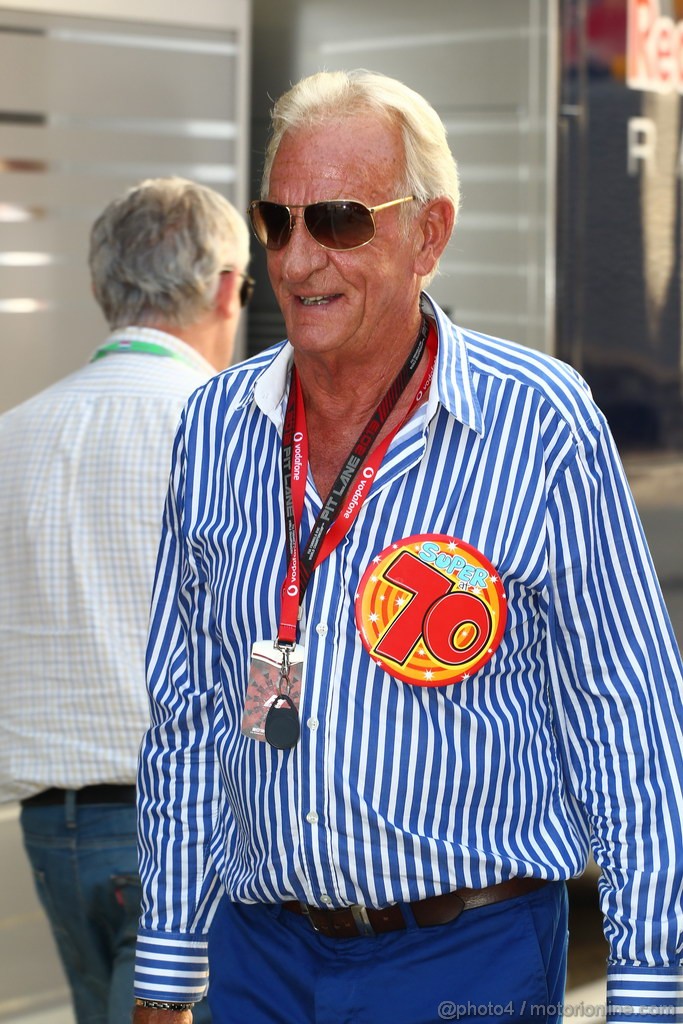 GP UNGHERIA, 27.07.2013-  John Button (GBR) father of Jenson Button (GBR) with a cockade for celebrate his 70th birthday