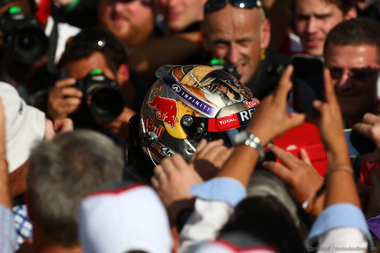 GP USA, 17.11.2013- Gara, Sebastian Vettel (GER) Red Bull Racing RB9 vincitore