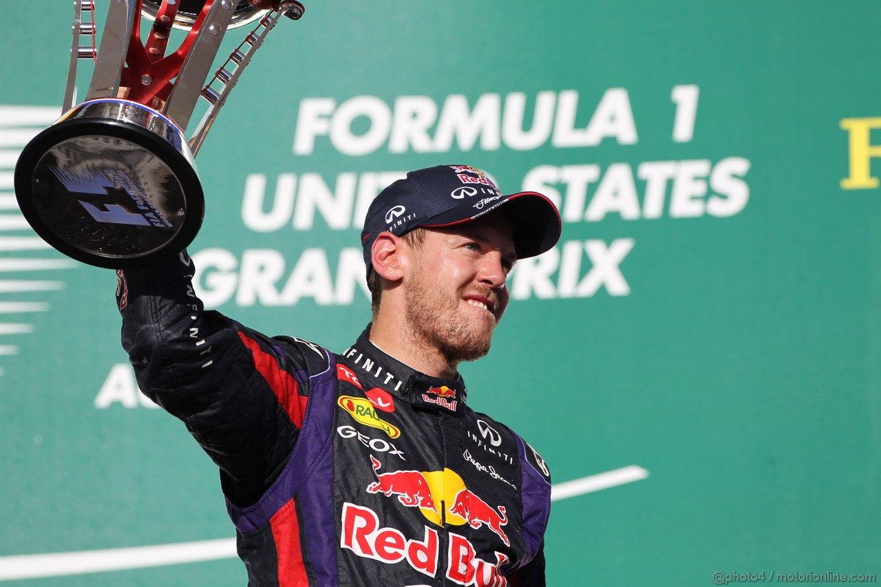 GP USA, 17.11.2013- Gara, Sebastian Vettel (GER) Red Bull Racing RB9 vincitore 