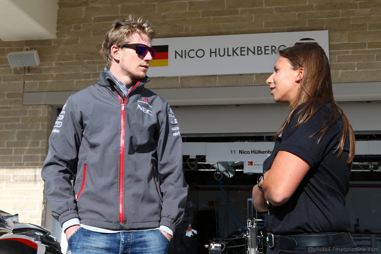 GP USA, 14.11.2013- Mika Hakkinen (FIN), ex F1 driver e Simona De Silvestro (SUI), IndyCar Driver