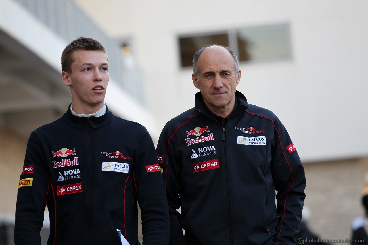 GP USA, 14.11.2013- Daniil Kvyat (RUS) Test Driver, Scuderia Toro Rosso STR8 e Franz Tost, Scuderia Toro Rosso, Team Principal 