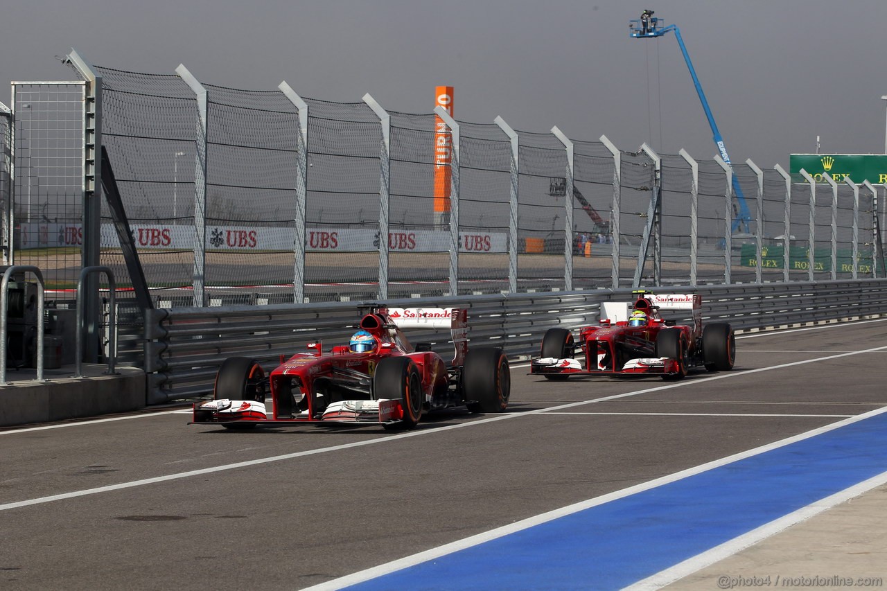 GP USA, 15.11.2013- Prove Libere 1, Fernando Alonso (ESP) Ferrari F138 e Felipe Massa (BRA) Ferrari F138