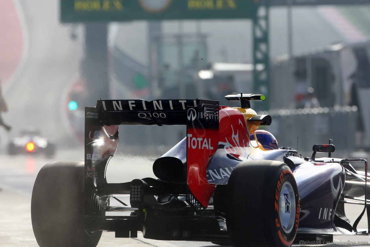 GP USA, 15.11.2013- Prove Libere 1, Mark Webber (AUS) Red Bull Racing RB9 
