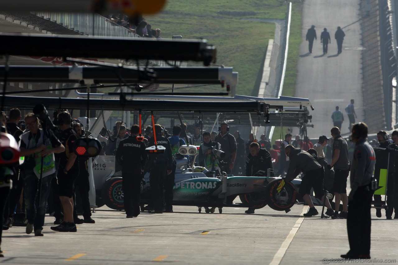 GP USA, 15.11.2013- Prove Libere 1, Nico Rosberg (GER) Mercedes AMG F1 W04 