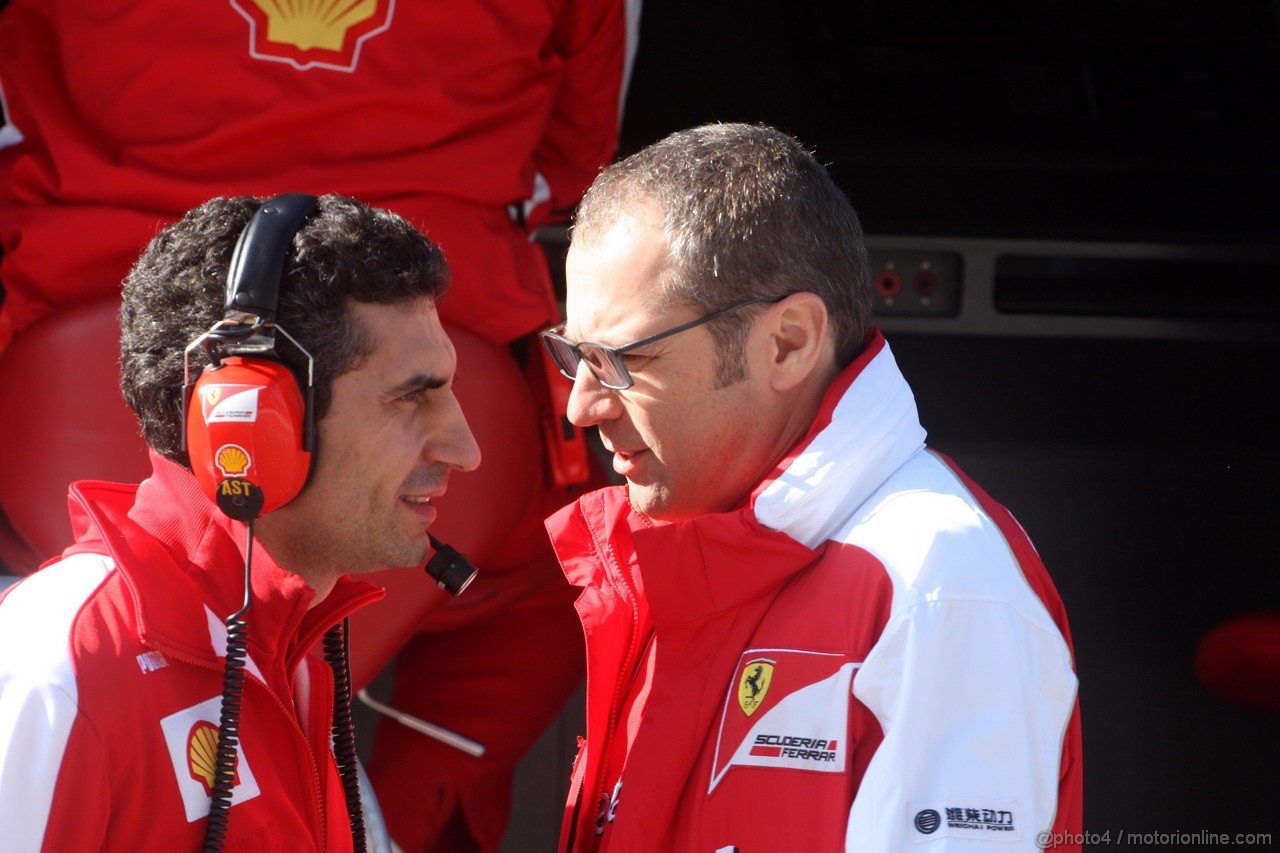 GP USA, 15.11.2013- Prove Libere 1, Andrea Stella (ITA) Ferrari race Engineer e Stefano Domenicali (ITA), Team Principal 