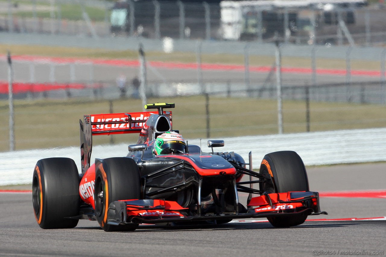 GP USA, 15.11.2013- Prove Libere 1, Sergio Perez (MEX) McLaren MP4-28 