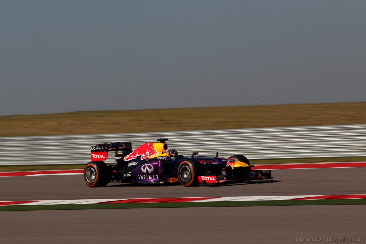 GP USA, 15.11.2013- Prove Libere 1, Sebastian Vettel (GER) Red Bull Racing RB9 