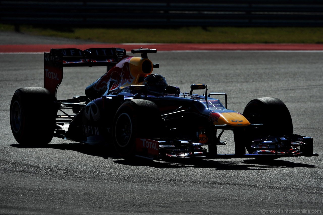 GP USA, 15.11.2013- Prove Libere 1, Sebastian Vettel (GER) Red Bull Racing RB9 