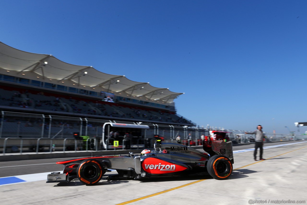 GP USA, 15.11.2013- Prove Libere 1, Sergio Perez (MEX) McLaren MP4-28 