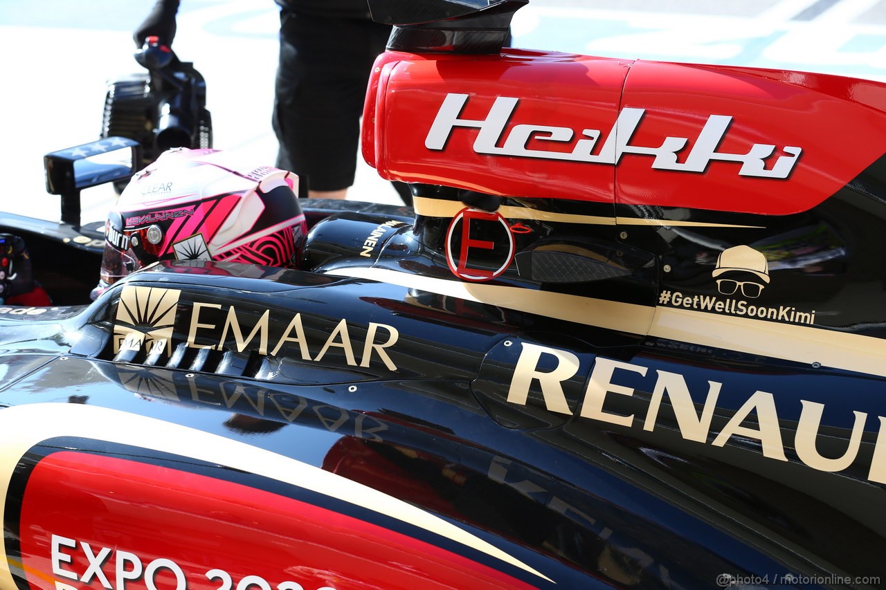 GP USA, 15.11.2013- Prove Libere 1, A message to Kimi Raikkonen (FIN) Lotus F1 Team E21 