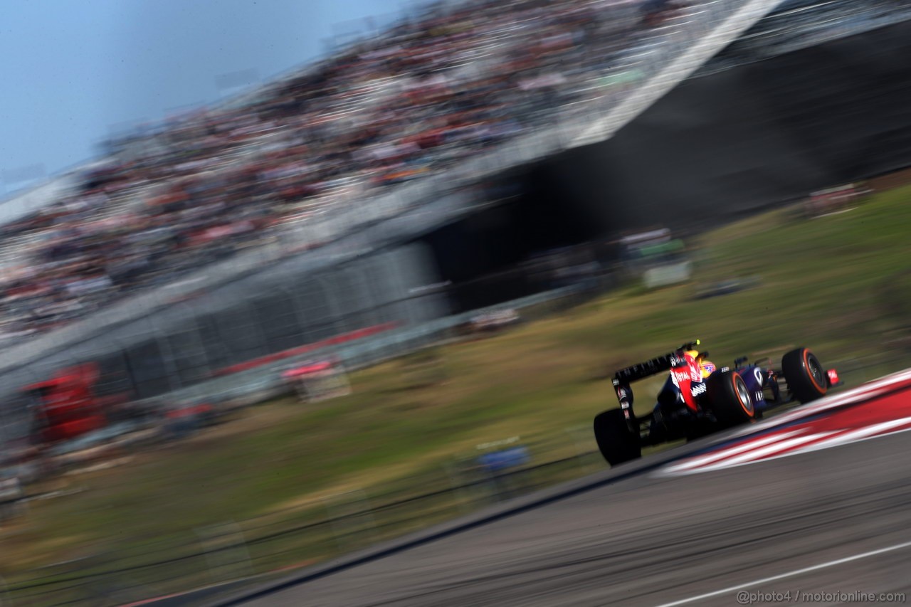 GP USA, 15.11.2013- Prove Libere 2, Mark Webber (AUS) Red Bull Racing RB9 