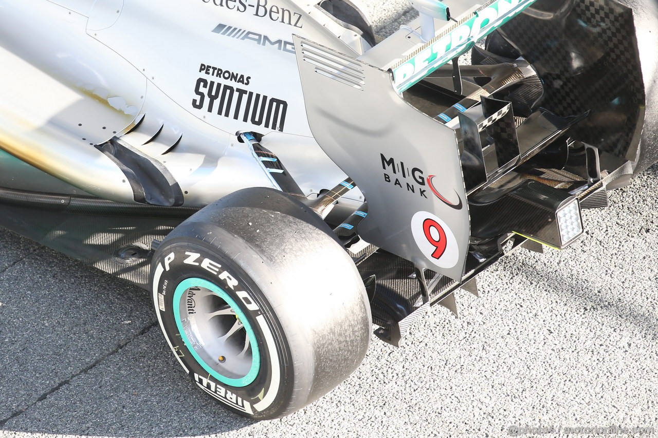 JEREZ TEST FEBBRAIO 2013, Mercedes AMG F1 W04 rear suspension e exhaust running temperature sensors, showing scorched sidepod.
07.02.2013. 