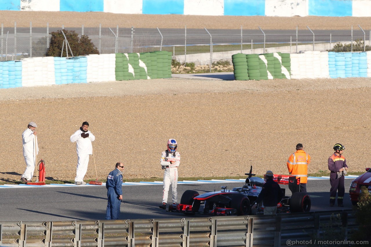 JEREZ TEST FEBBRAIO 2013, Jenson Button (GBR) McLaren MP4-28 stops on the circuit.
