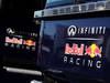 JEREZ TEST FEBBRAIO 2013, Red Bull Racing trucks e logos.

