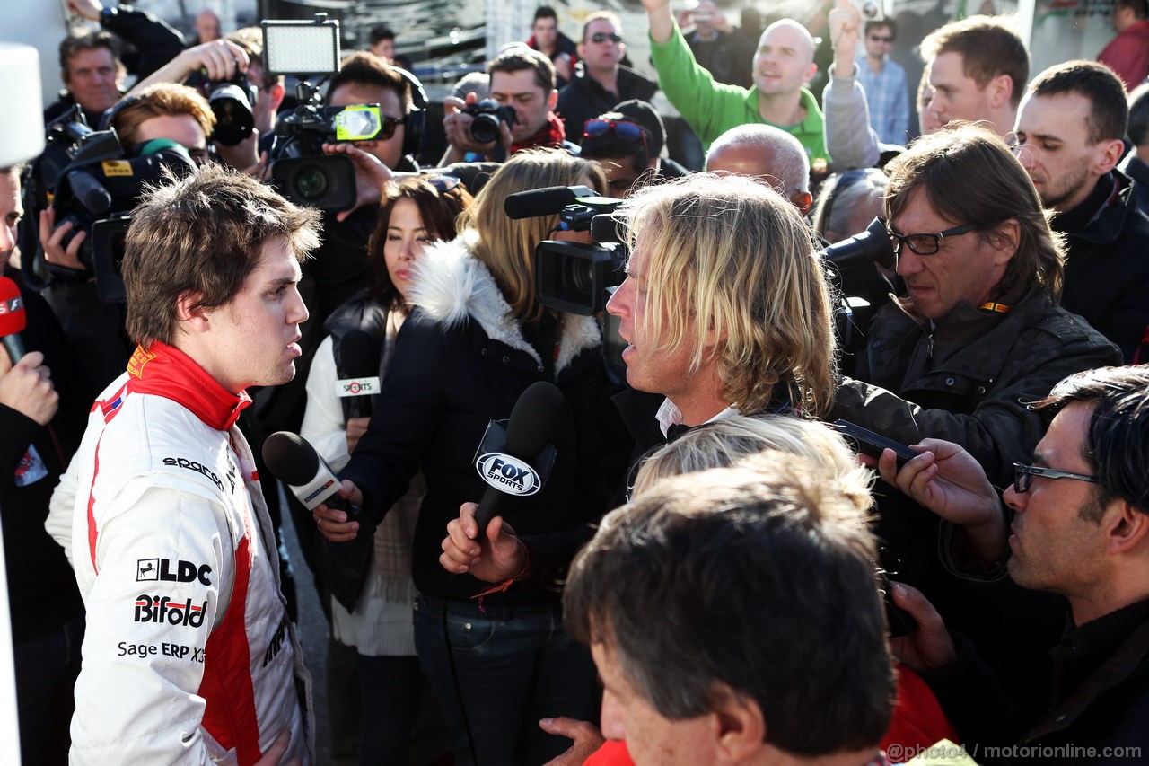 JEREZ TEST FEBBRAIO 2013, Luiz Razia (BRA) Marussia F1 Team with the media.
06.02.2013. 