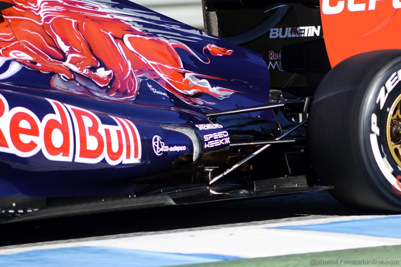 JEREZ TEST FEBBRAIO 2013, Scuderia Toro Rosso STR8 exhaust e rear suspension.
