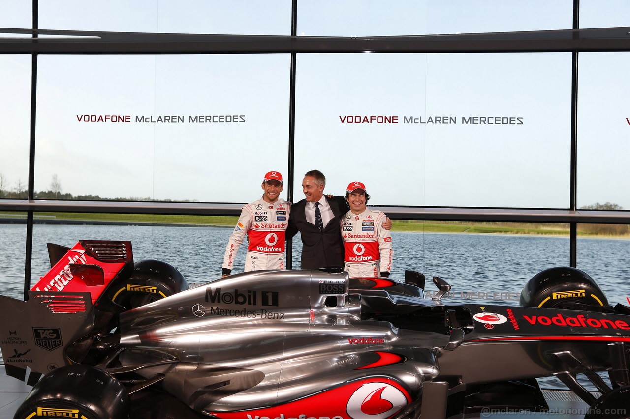 MCLAREN MP4-28, McLaren Technology Centre, Surrey, UK
31st January 2013 
Jenson Button, McLaren, Martin Whitmarsh, Team Principal, McLaren e Sergio Perez, McLaren.
Photo: Vodafone McLaren Mercedes (Copyright Free FOR EDITORIAL USE ONLY) 
ref: Digital Image _N7T0149