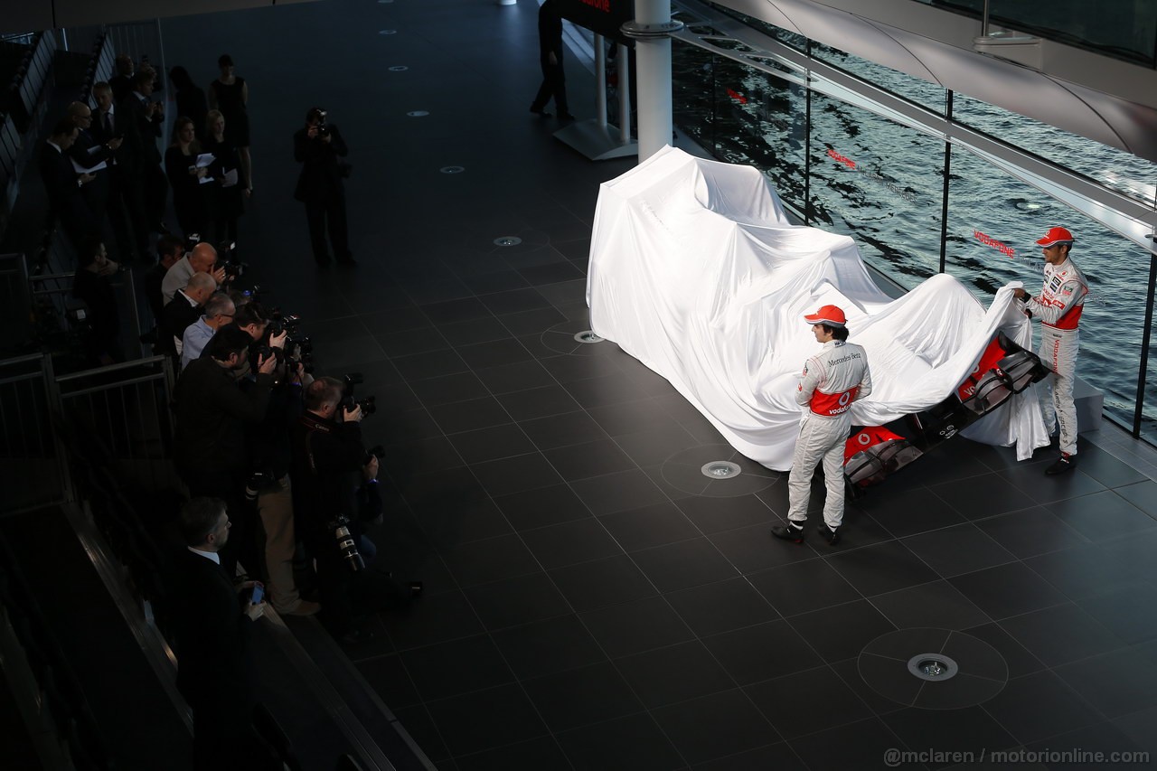 MCLAREN MP4-28, McLaren Technology Centre, Surrey, UK
31st January 2013 
Sergio Perez, McLaren e Jenson Button, McLaren.
Photo: Vodafone McLaren Mercedes (Copyright Free FOR EDITORIAL USE ONLY) 
ref: Digital Image _R6T6172