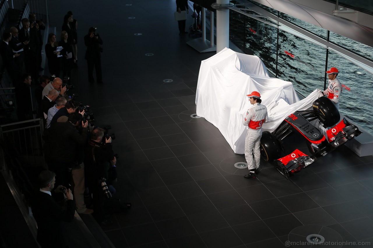 MCLAREN MP4-28, McLaren Technology Centre, Surrey, UK
31st January 2013 
Sergio Perez, McLaren e Jenson Button, McLaren.
Photo: Vodafone McLaren Mercedes (Copyright Free FOR EDITORIAL USE ONLY) 
ref: Digital Image _R6T6176