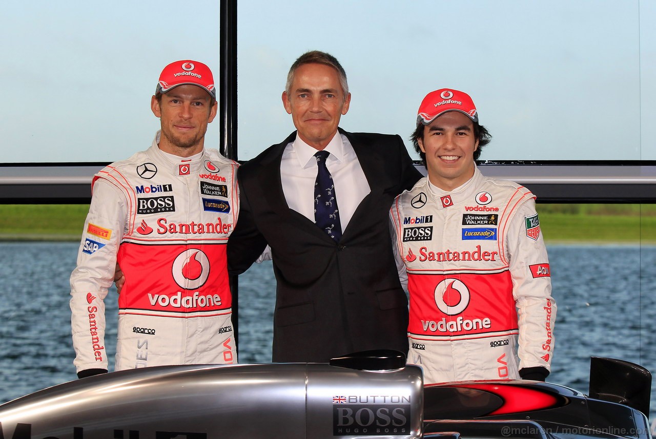 MCLAREN MP4-28, McLaren Technology Centre, Surrey, UK
31st January 2013 
Jenson Button, McLaren, Martin Whitmarsh, Team Principal, McLaren e Sergio Perez, McLaren.
Photo: Vodafone McLaren Mercedes (Copyright Free FOR EDITORIAL USE ONLY) 
ref: Digital Image _X5J9982