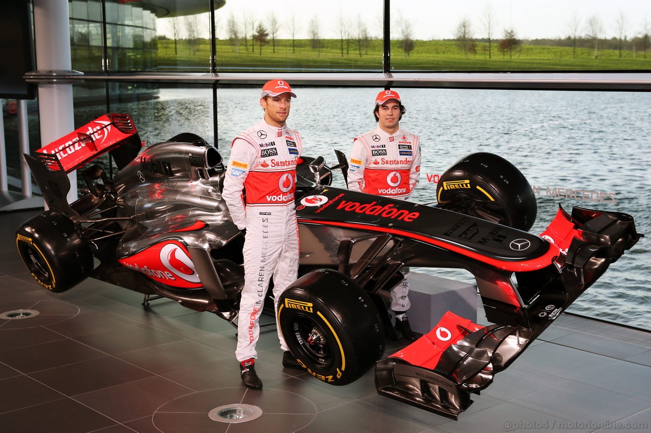 MCLAREN MP4-28, (L to R): Jenson Button (GBR) McLaren e Sergio Perez (MEX) McLaren with the new McLaren MP4-28.
31.01.2013. McLaren MP4-28 Launch, McLaren Technology Centre, Woking, England.
