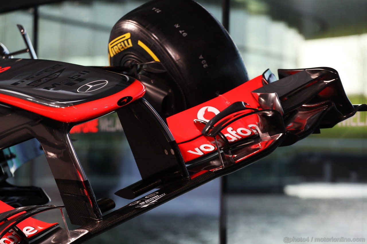 MCLAREN MP4-28, McLaren MP4-28 front wing.
31.01.2013. McLaren MP4-28 Launch, McLaren Technology Centre, Woking, England.
