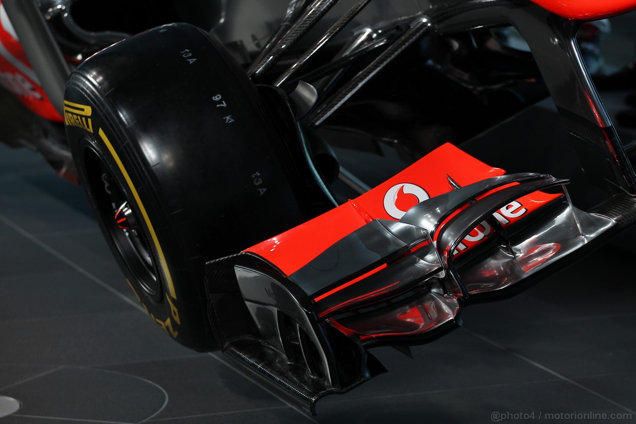 MCLAREN MP4-28, McLaren MP4-28 front wing.
31.01.2013. McLaren MP4-28 Launch, McLaren Technology Centre, Woking, England.
