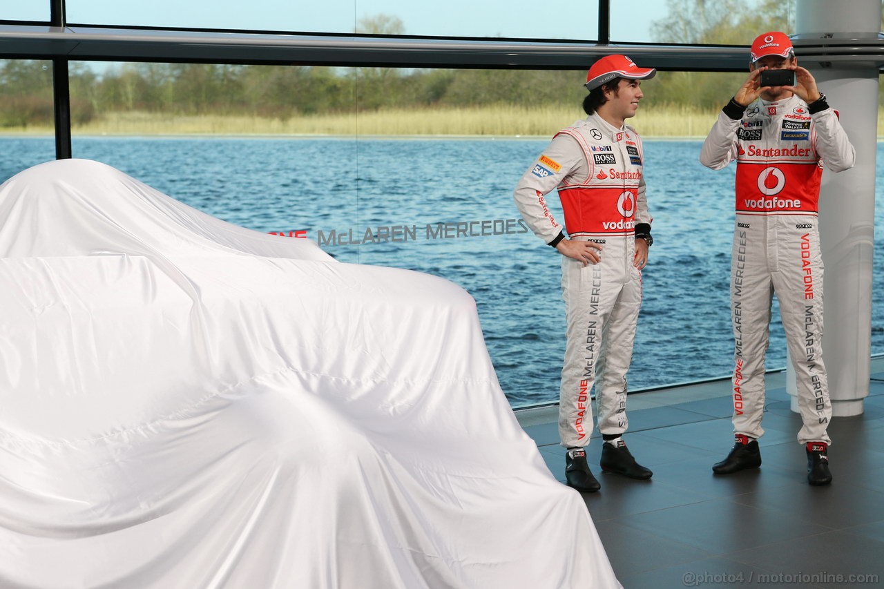 MCLAREN MP4-28, (L to R): Sergio Perez (MEX) McLaren with team mate Jenson Button (GBR) McLaren.
31.01.2013. McLaren MP4-28 Launch, McLaren Technology Centre, Woking, England.
